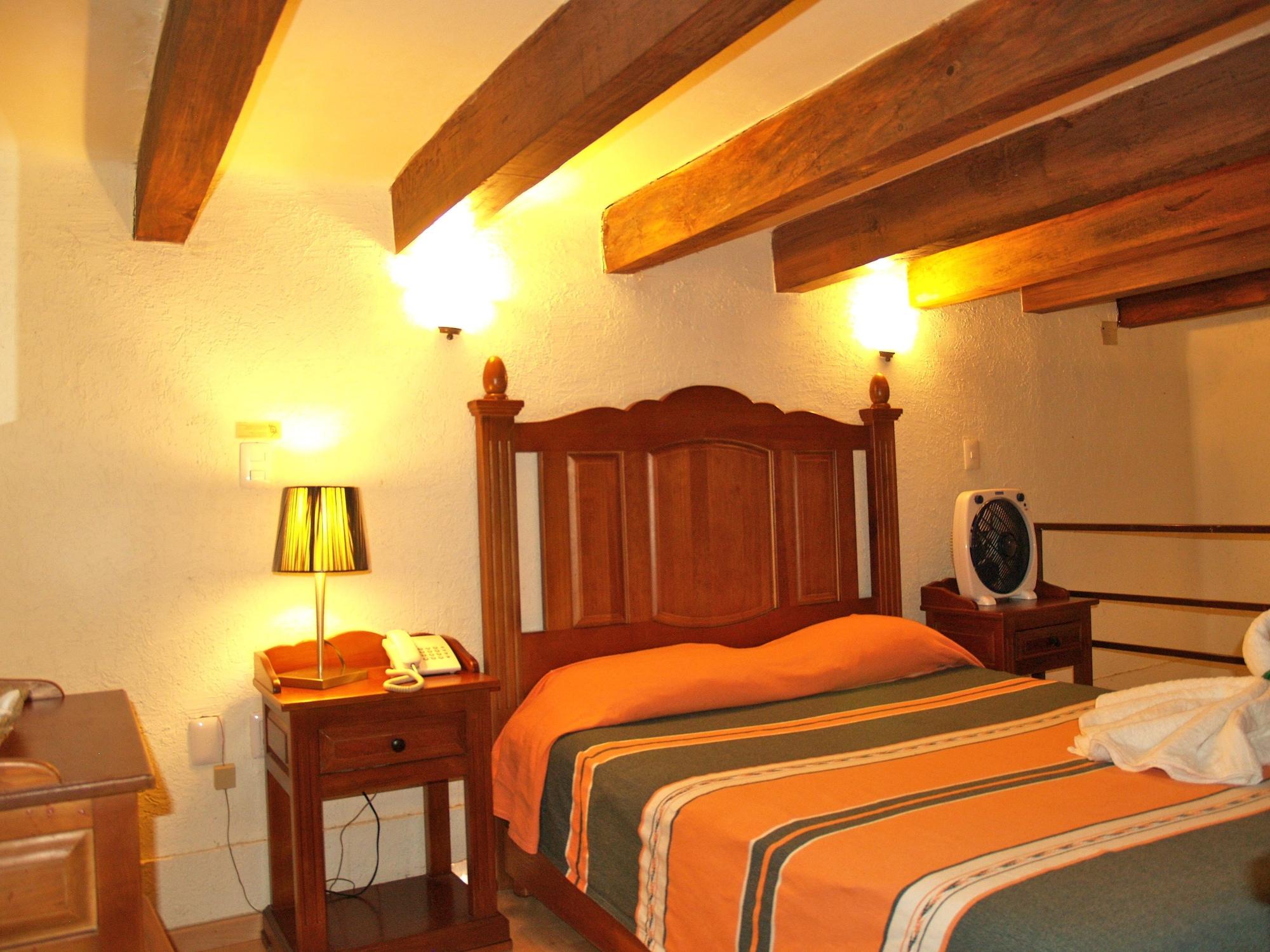 Hotel Refugio Agustino Morelia Exterior photo